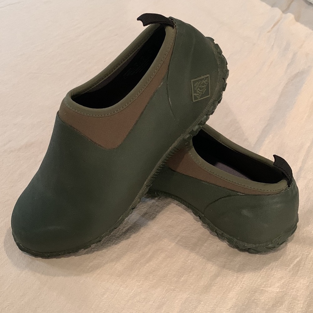 Men’s Muck Boot Company Waterproof Slip-On Outdoor Shoes Size 9(Hunter Green)